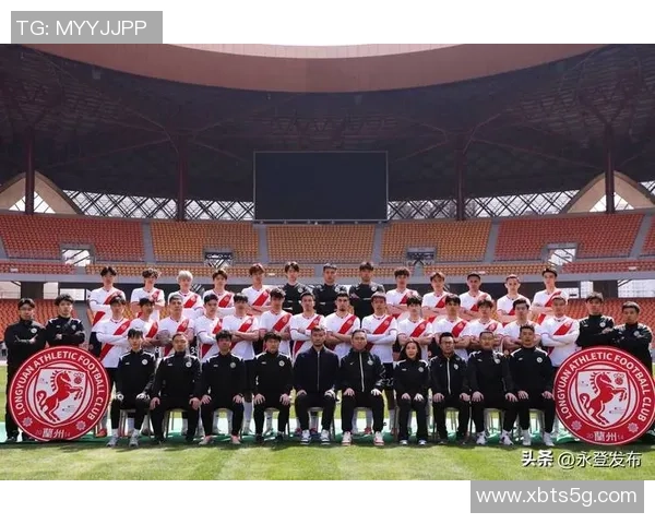 足球明星夜游兰州夜店引发热议球迷热情追随夜生活新风潮