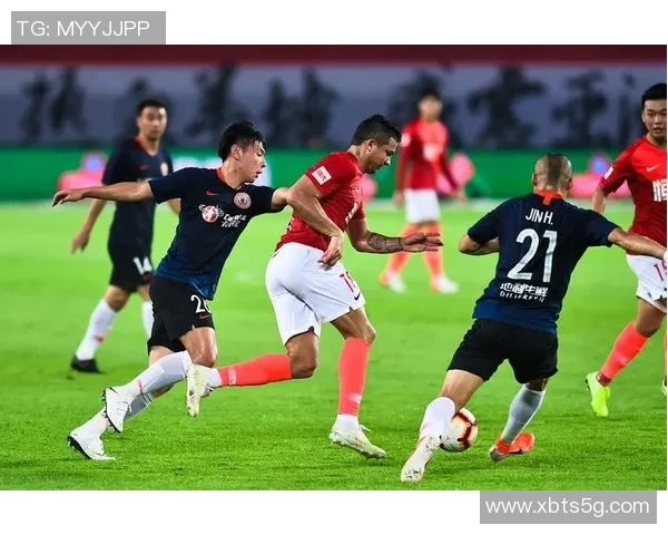 广州足球队在全国锦标赛积分榜上以66分稳居第一名展现强劲实力